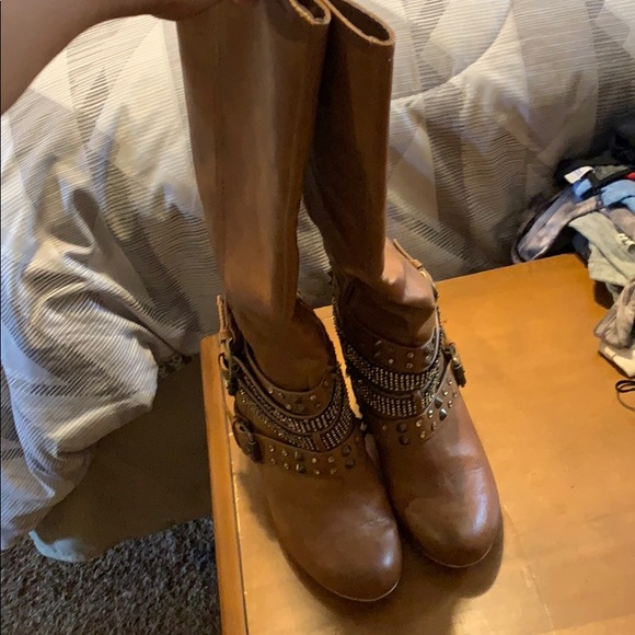 Boots - Picture 2 of 4